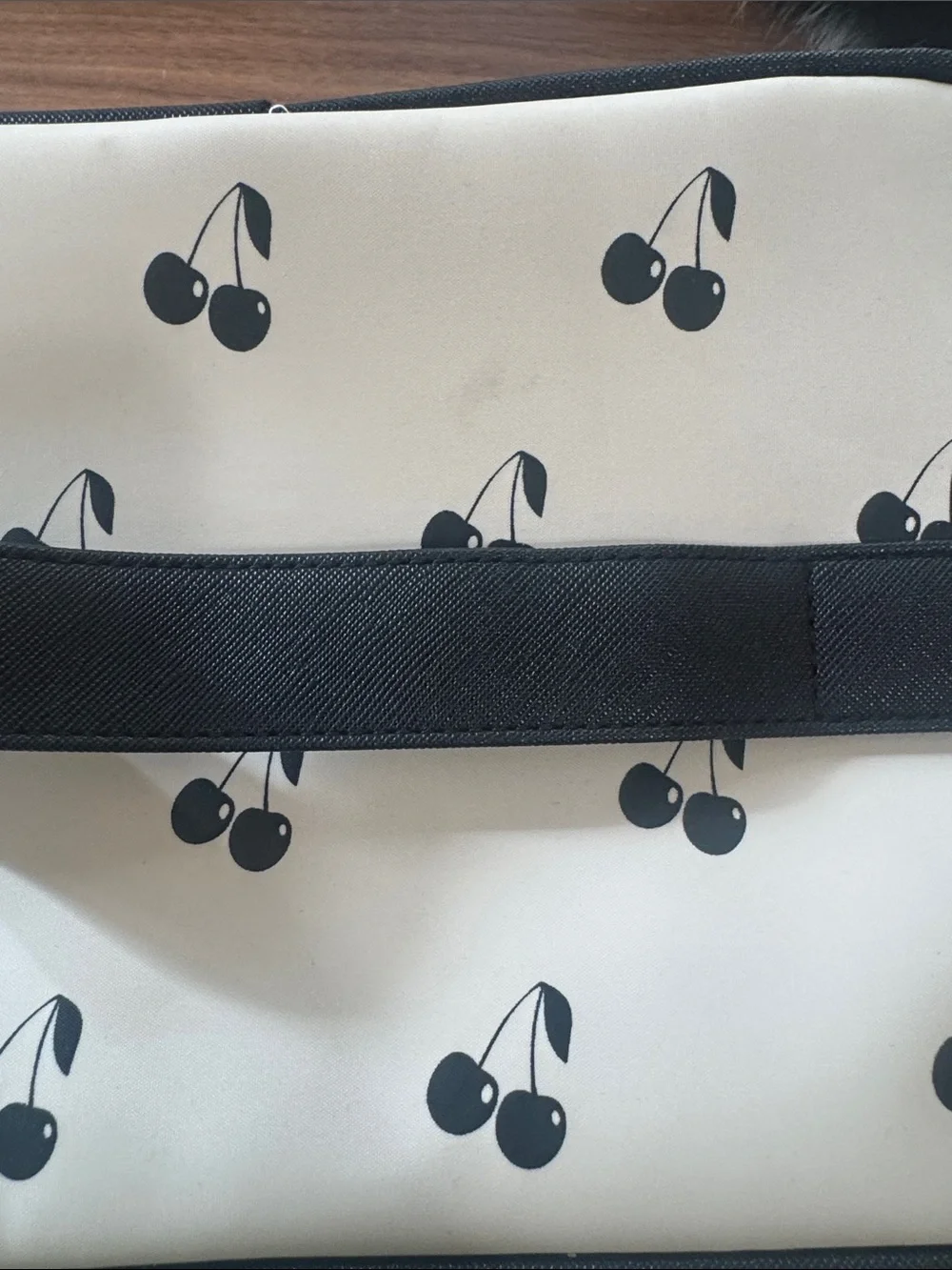 Tender love carry cosmetics case